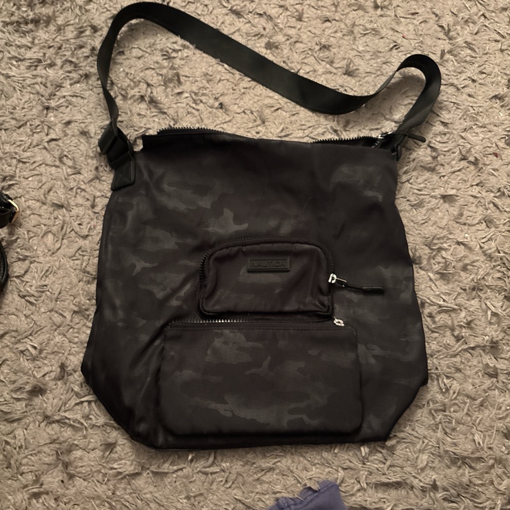 Black camo shoulder bag #camobag